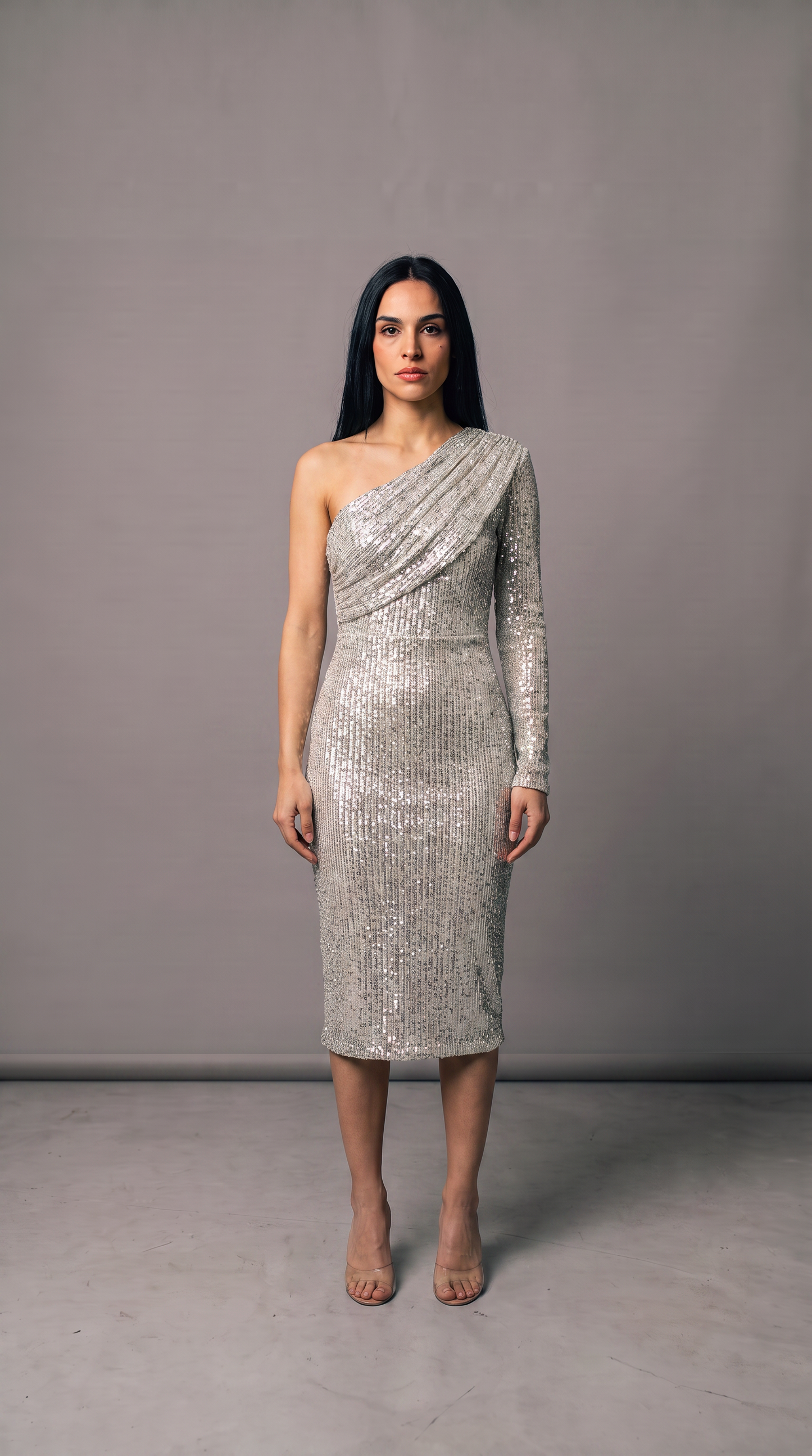 Vestido midi brillante con un solo hombro