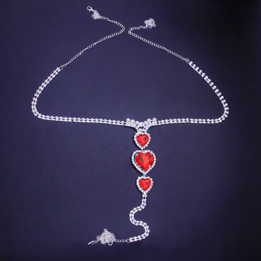 Bragas con corazones rojos y cadena