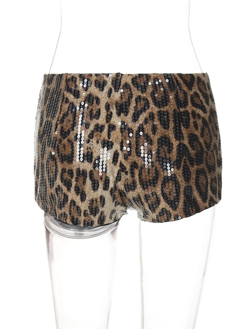 Pantalones cortos con estampado de leopardo brillante