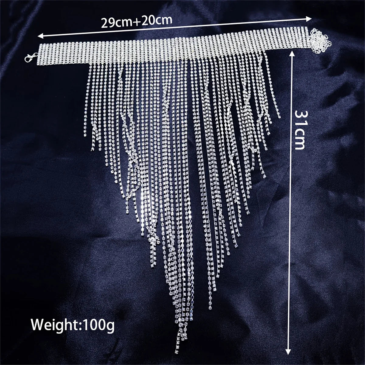 Collar con borlas y pedrería