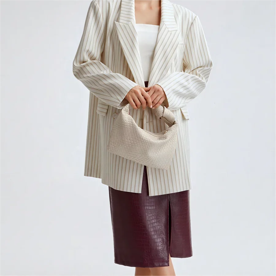 Bolso tejido con nudos